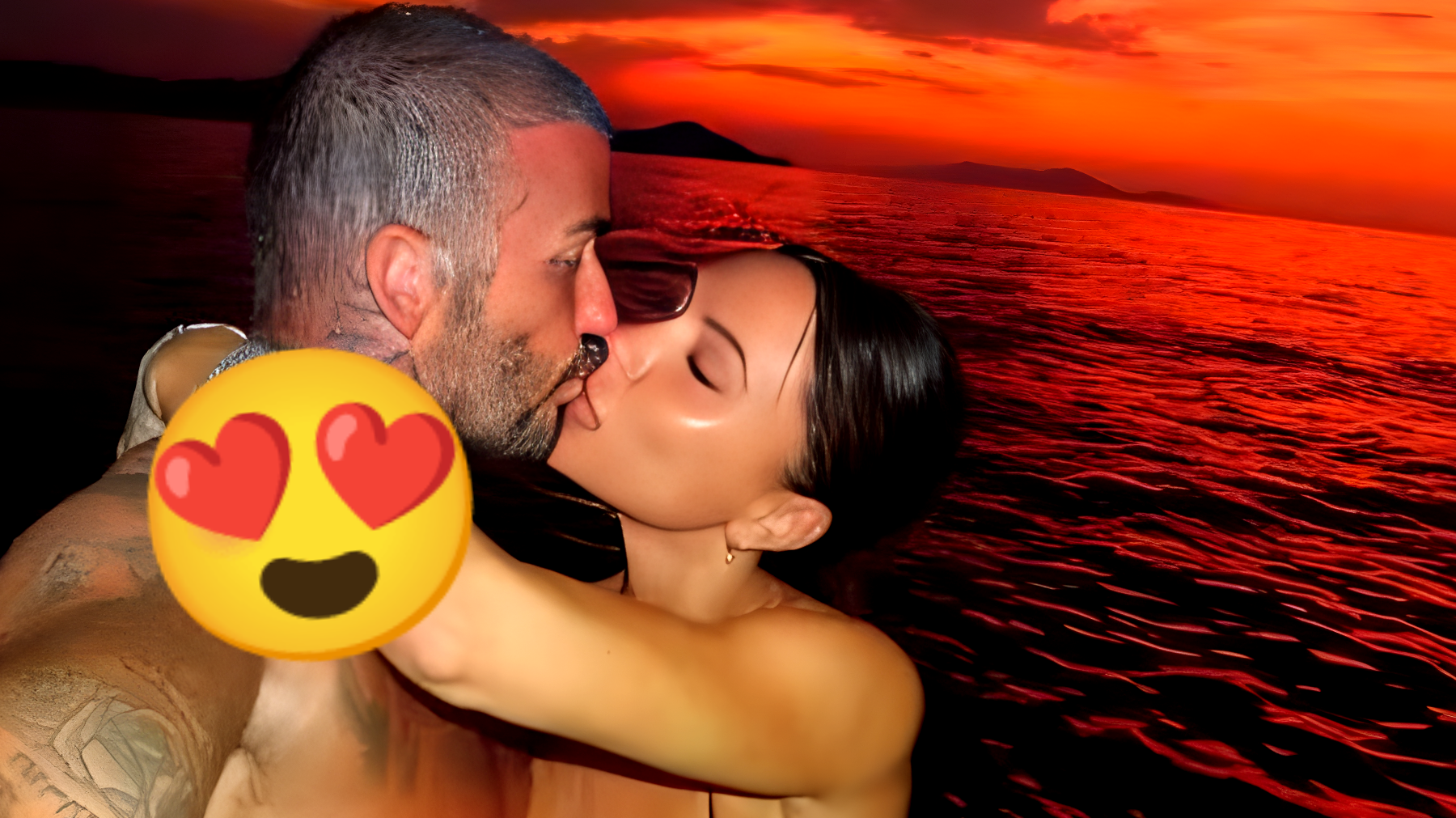 David e Victoria Beckham, il bacio appassionato al tramonto che ha scatenato le passioni